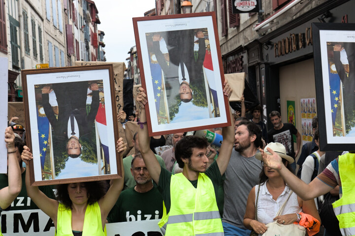 Les décrocheurs de portraits de Macron déboutés par la <span class="caps">CEDH</span>