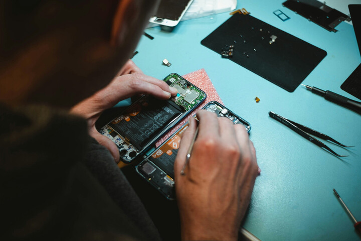 Aspirateurs, smartphones... L'Europe renforce le droit à la réparation