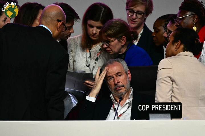 Coup de force à la <span class="caps">COP30</span> : énergies fossiles et déforestation exclus d'un accord décevant