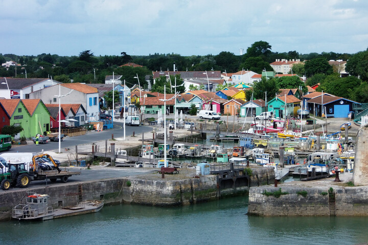 Île d'Oléron : Airbnb condamné à payer 8,6 millions d'euros