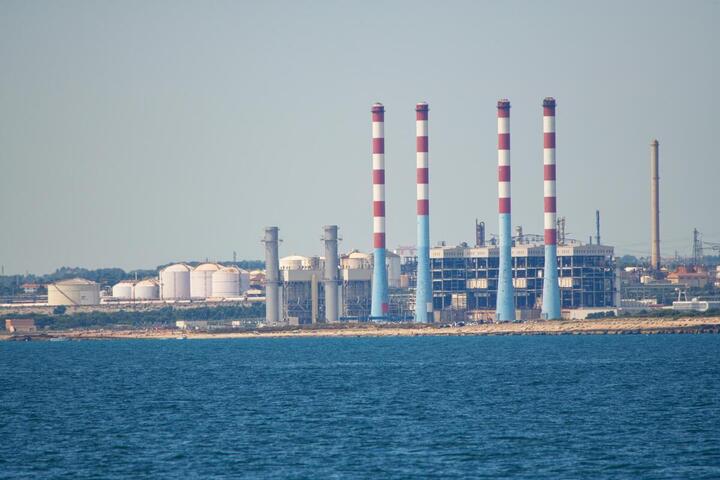 Décarbonation : un débat public sur le deuxième site le plus polluant de France