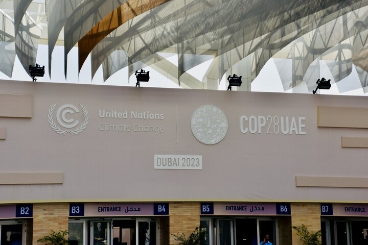 <span class="caps">COP28</span> : record de lobbyistes des énergies fossiles