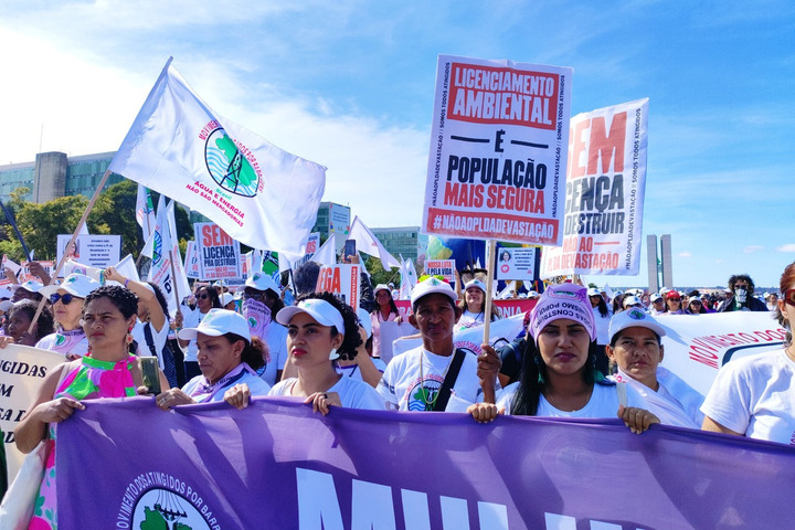 Face au ravage des barrages, la mobilisation des femmes brésiliennes