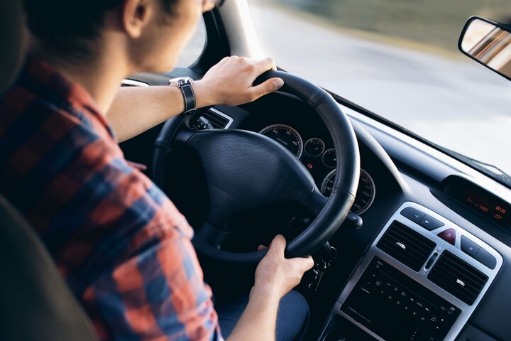 Viande, voiture... Les hommes polluent beaucoup plus que les femmes