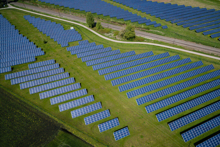 Énergies renouvelables attaquées : le secteur solaire toujours inquiet