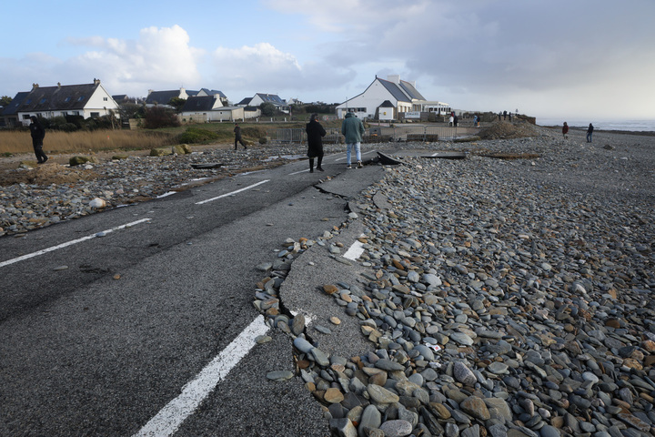 Érosion : dans le Finistère, faut-il dire adieu à la mythique route du Vent solaire<small class="fine d-inline"> </small>?