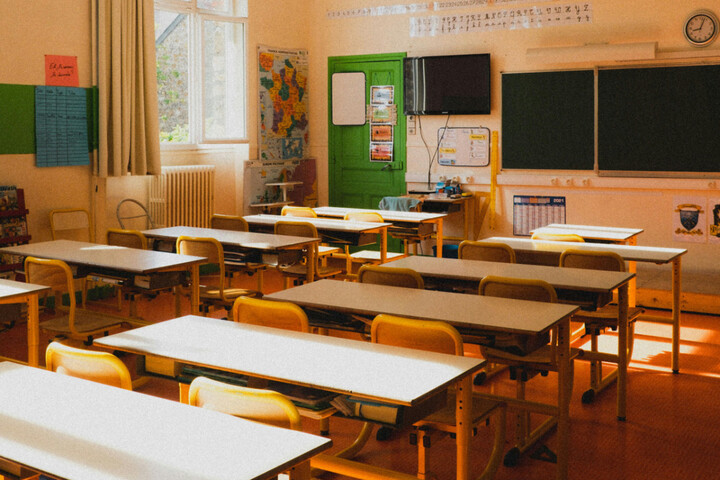 «<small class="fine d-inline"> </small>Irrespirable<small class="fine d-inline"> </small>» : 34 °C dans les classes, l'alerte des enseignants