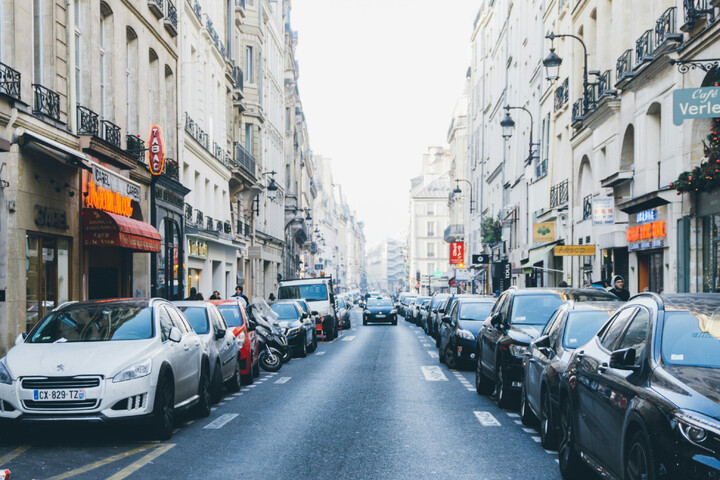 Paris a réduit ses émissions de <span class="caps">CO</span><sub>2</sub> de 25<small class="fine d-inline"> </small>% en 10 ans
