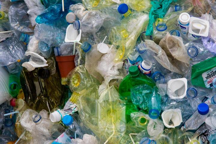 Le plastique, «<small class="fine d-inline"> </small>un danger grave, croissant<small class="fine d-inline"> </small>» : l'appel d'une trentaine de scientifiques