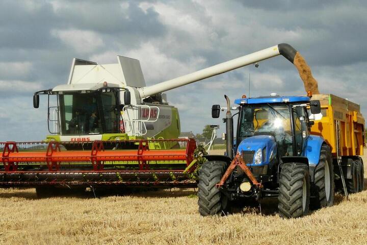 Rien pour la bio, rien pour les jeunes paysans : la loi d'orientation agricole est «<small class="fine d-inline"> </small>un très mauvais signal<small class="fine d-inline"> </small>»