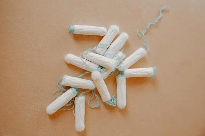 Plomb, arsenic... 16 métaux lourds détectés dans des tampons