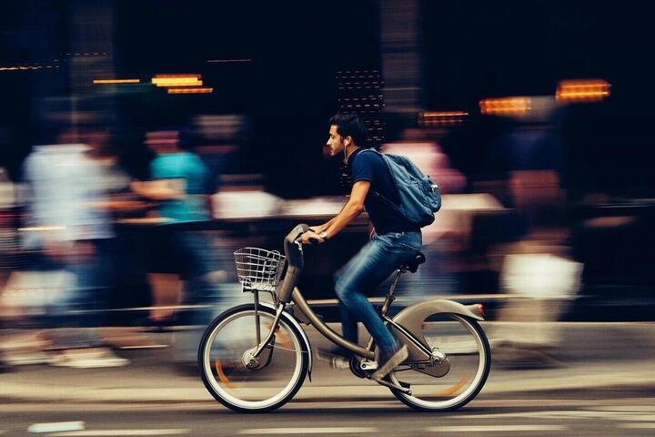 Abandon du plan vélo : «<small class="fine d-inline"> </small>Un scandale absolu<small class="fine d-inline"> </small>»