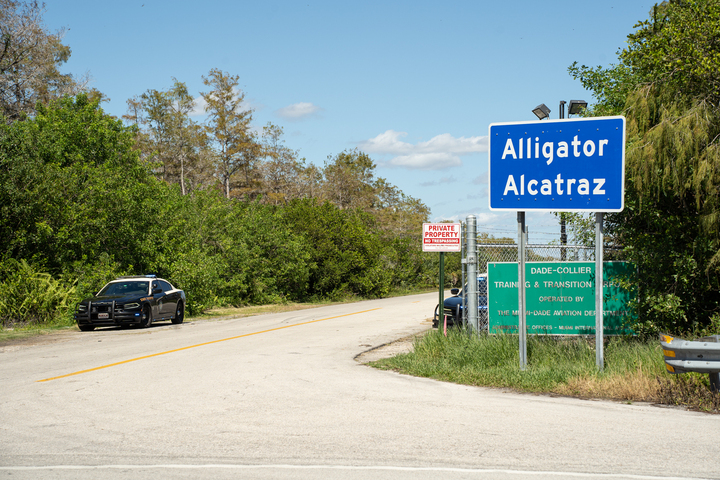 Trump enferme les migrants au milieu «<small class="fine d-inline"> </small>des serpents et des alligators<small class="fine d-inline"> </small>»