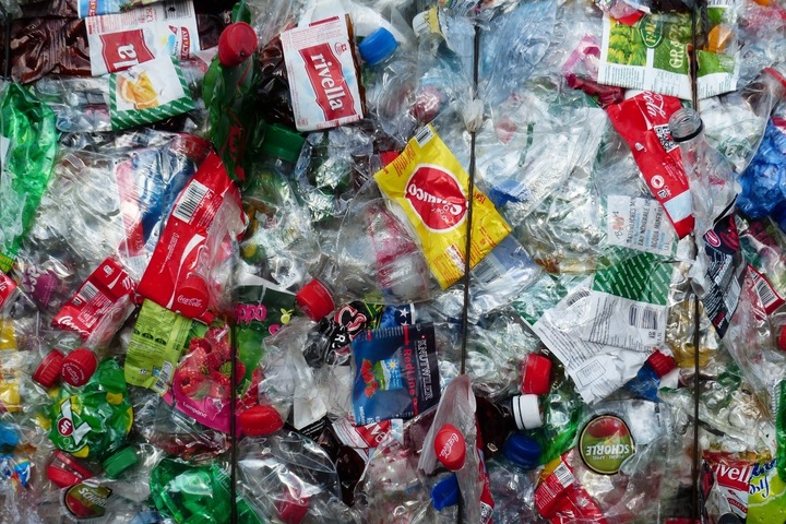 Traité sur la pollution plastique : les lobbies présents en nombre aux négociations