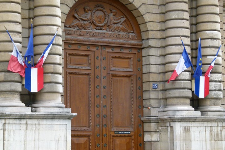 Le Sénat vote la possibilité de dérogations environnementales pour l'armée