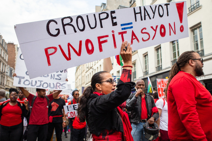 «<small class="fine d-inline"> </small>Tant qu'il aura tout ici, rien ne changera<small class="fine d-inline"> </small>» : en Outre-mer, les habitants face à l'emprise du groupe Bernard Hayot