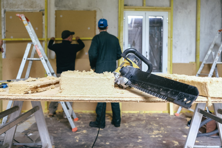 Chantiers collectifs, lieux de vie... «<small class="fine d-inline"> </small>La crise donne un nouveau souffle à l'autoconstruction<small class="fine d-inline"> </small>»