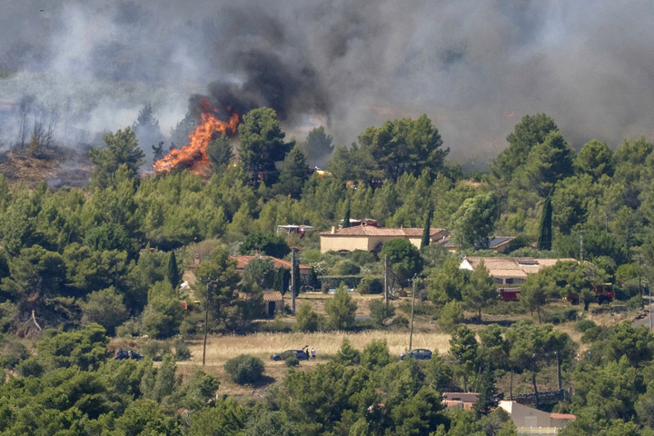Près de 7 000 départs de feu : la saison des incendies commence violemment en France