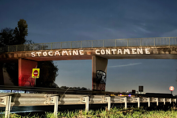 8 militants écologistes encourent de la prison avec sursis... pour des tags