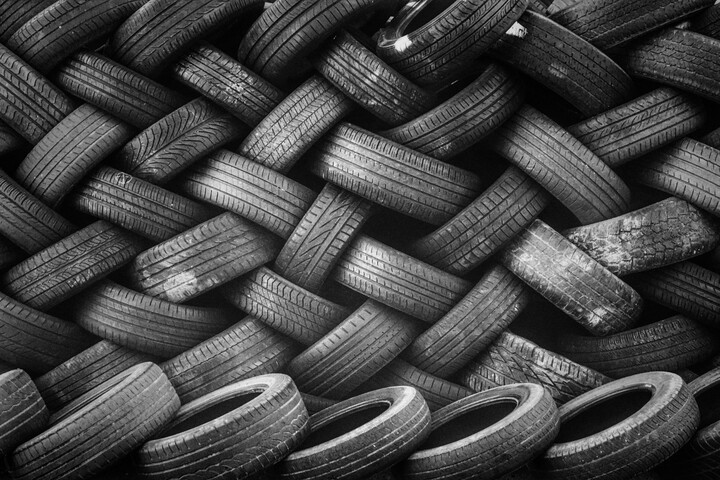 Les pneus rejettent des centaines de molécules toxiques