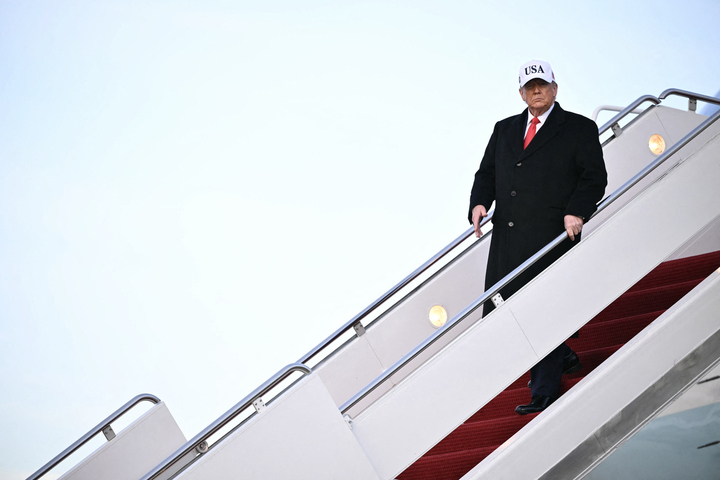 Trump <span class="caps">II</span> : «<small class="fine d-inline"> </small>La pire offensive de l'histoire contre l'environnement<small class="fine d-inline"> </small>»