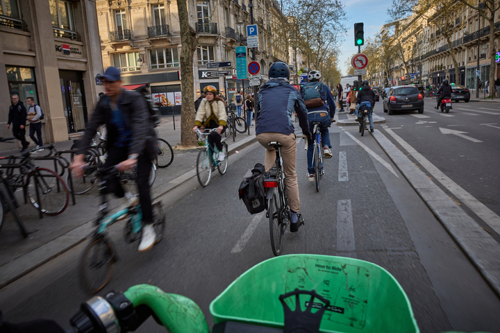 Vélos en ville : des tensions qui «<small class="fine d-inline"> </small>résonnent comme des conflits de valeurs et de classes<small class="fine d-inline"> </small>»