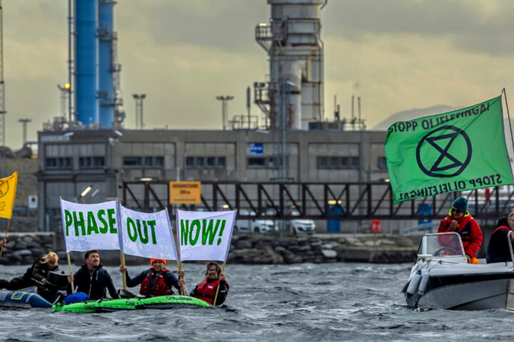 Greta Thunberg et Extinction Rebellion ciblent une usine pétrogazière en Norvège