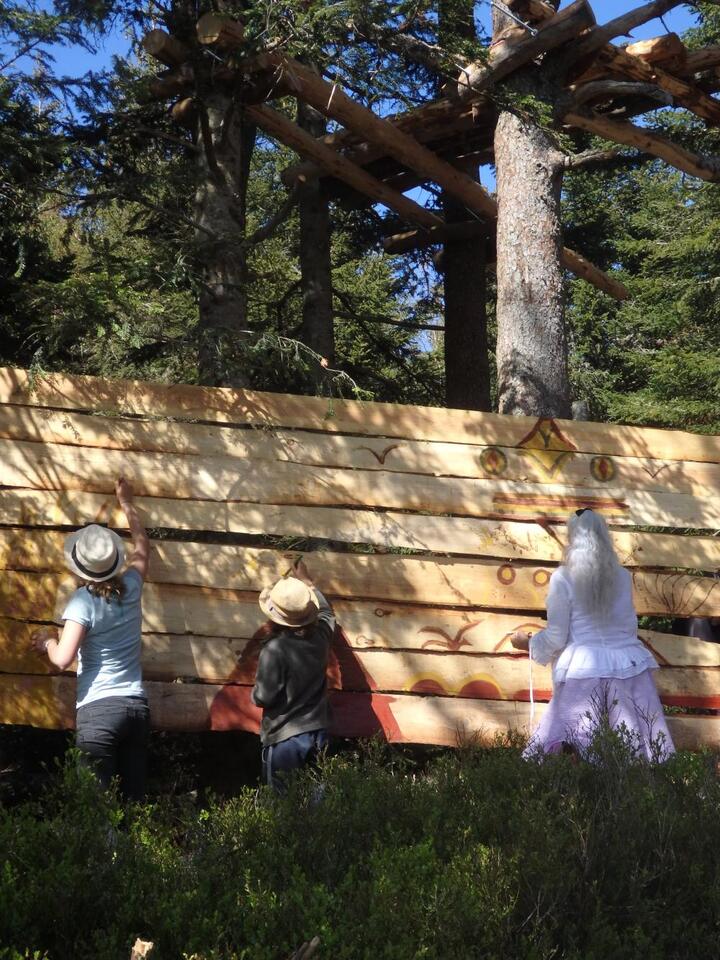 Camping autogéré contre un projet d'éoliennes industrielles, au col de la Loge (La Chamba, Loire)